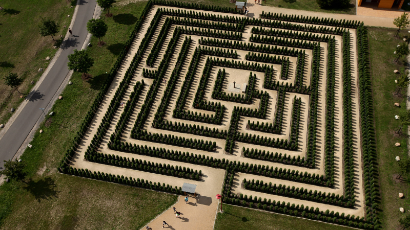 Illustration for article titled 23 Amazing Labyrinths To Get Lost In